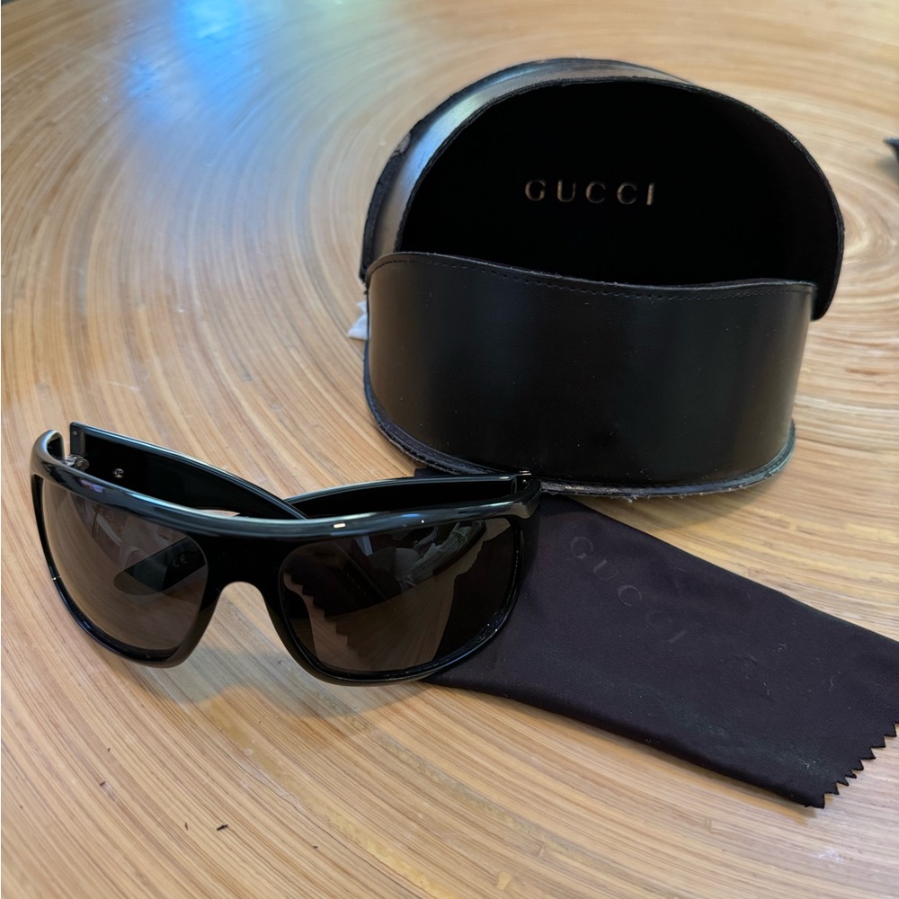 Gucci 1568 Black Men's Sunglasses
